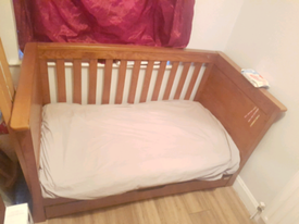 mamas and papas solid oak cot bed
